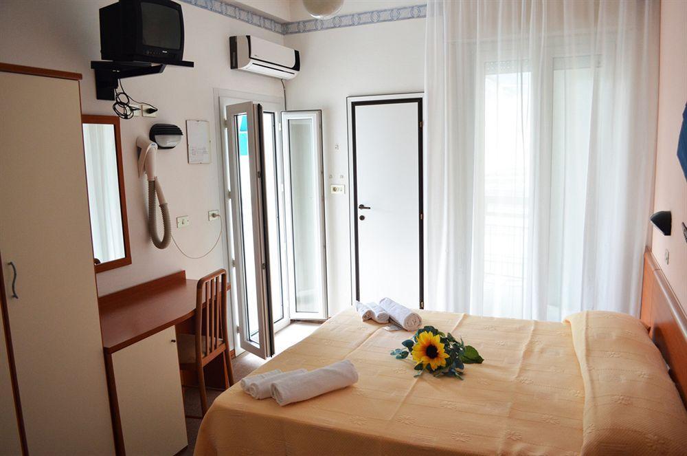 Hotel Arena Cattolica Exterior foto